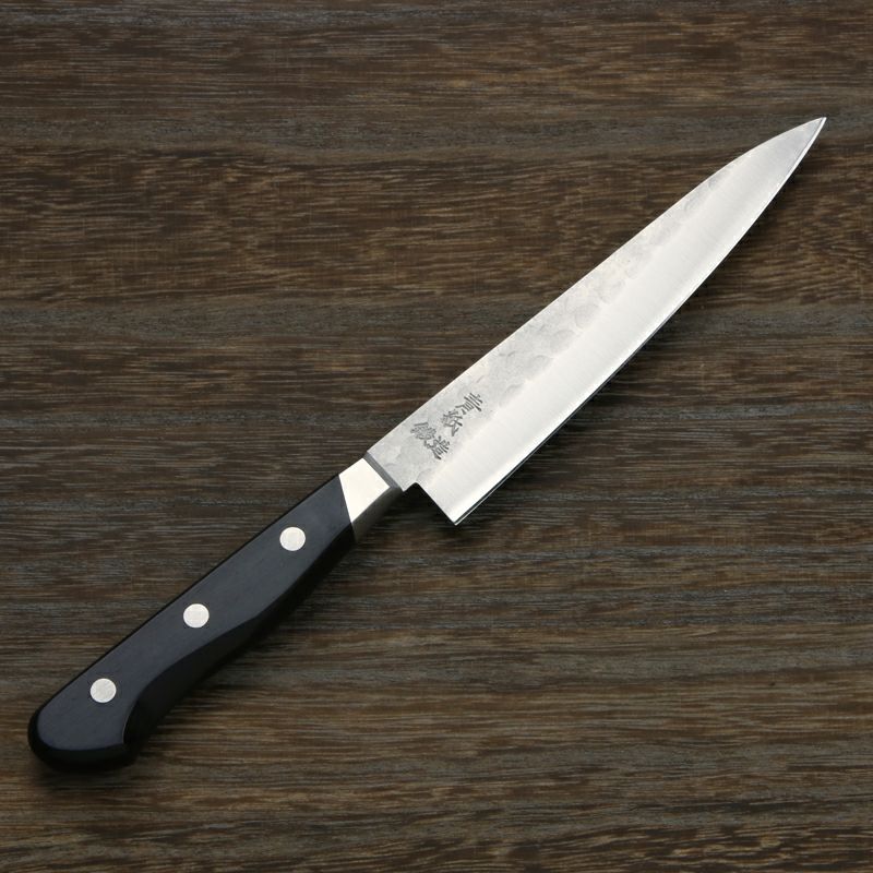 ペティナイフ 両刃 135mm 青紙鋼割込 梨地槌目仕上げ 斜め口金付