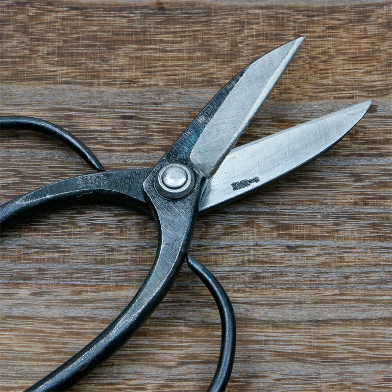 佐保 植木屋鋏 国重型 2寸8分刃 青紙鋼 カシメ止め 総手造り鍛造品 刃開き