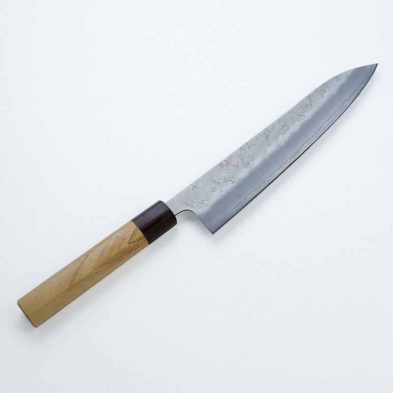 和牛刀 両刃 210mm 銀三ステンレス 割込み 梨地仕上げ 八角ケヤキ柄 全体
