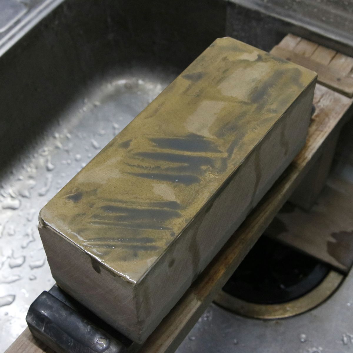 京都 天然砥石 中山 戸前 蔵出し特上品 木箱入り