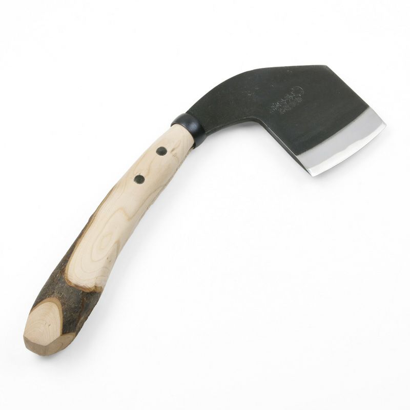 越後鉈鍛冶 味方屋作 両刃首曲り 桜柄 刃当て付ナタ 全体